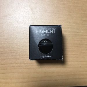 Younique Moodstruck mineral pigment shadow